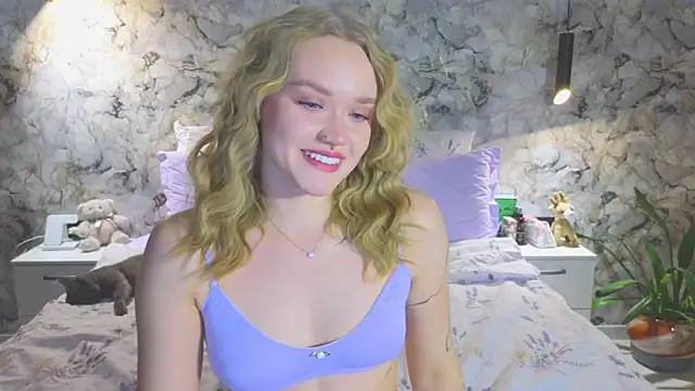 Aurora Golden1 online show from 27, 11, 2025