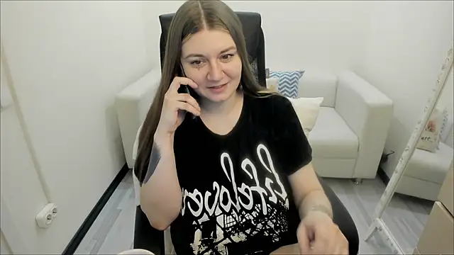 AlisaBacker online show from 1, 3, 2025