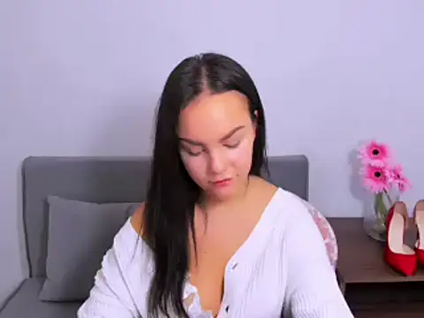 KendalNew online show from 3, 2, 2025