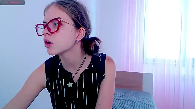 Sarah HS online show from 28, 2, 2025