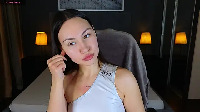 Snapshot of GIGI_BENNET chatting on 27, 2, 2025 GIGI BENNET online show from 27, 2, 2025