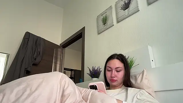 Snapshot of GIGI_BENNET chatting on 1, 10, 2025 GIGI BENNET online show from 1, 10, 2025