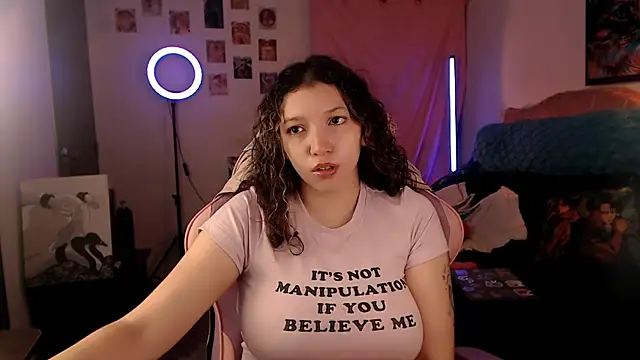 Snapshot of AllyDonfort chatting on 3, 4, 2026 AllyDonfort online show from 3, 4, 2026