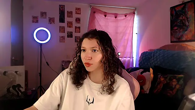 Snapshot of AllyDonfort chatting on 8, 4, 2026 AllyDonfort online show from 8, 4, 2026