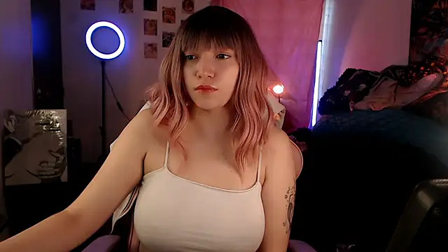 Snapshot of AllyDonfort chatting on 22, 4, 2026 AllyDonfort online show from 22, 4, 2026