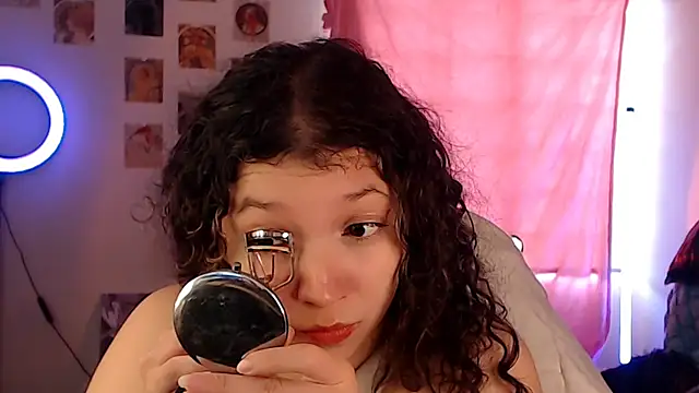 Snapshot of AllyDonfort chatting on 28, 4, 2026 AllyDonfort online show from 28, 4, 2026