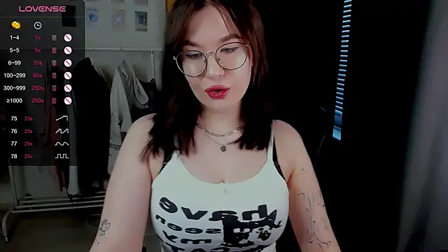 Snapshot of MyNameIsLilith chatting on 11, 4, 2026 MyNameIsLilith online show from 11, 4, 2026