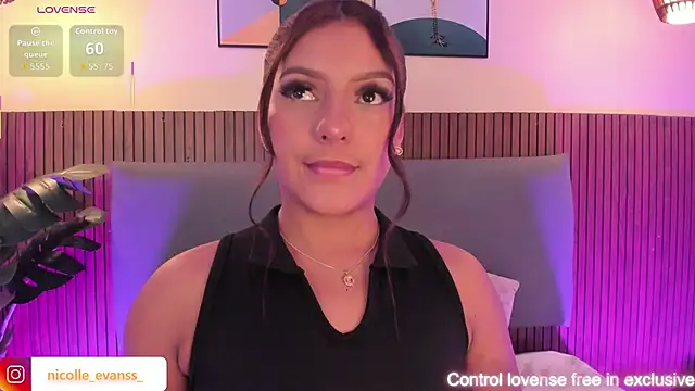 NicolleeEvanss online show from 26, 3, 2026