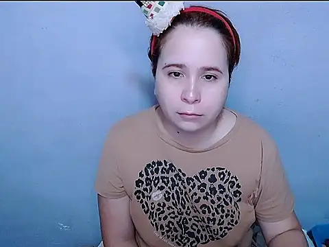 Snapshot of SubLayla01 chatting on 28, 4, 2026 SubLayla01 online show from 28, 4, 2026