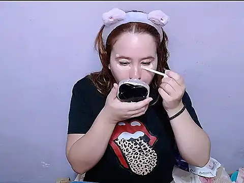 Snapshot of SubLayla01 chatting on 1, 5, 2026 SubLayla01 online show from 1, 5, 2026