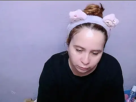 Snapshot of SubLayla01 chatting on 12, 5, 2026 SubLayla01 online show from 12, 5, 2026