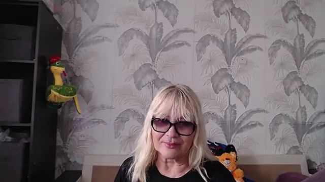 CamDiva113 online show from 21, 3, 2025