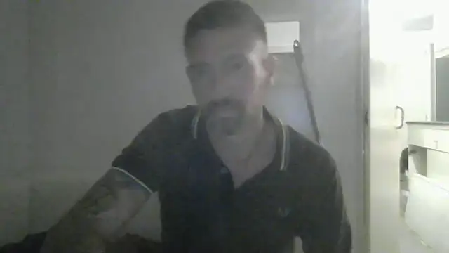 Snapshot of vinzz49 chatting on 22, 9, 2025 vinzz49 online show from 22, 9, 2025