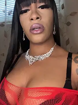 Snapshot of rayemillian chatting on 8, 4, 2026 rayemillian online show from 8, 4, 2026