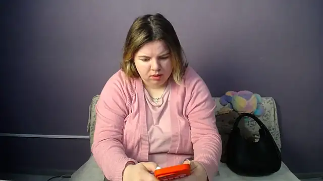 Snapshot of so_shy chatting on 13, 5, 2026 so shy online show from 13, 5, 2026
