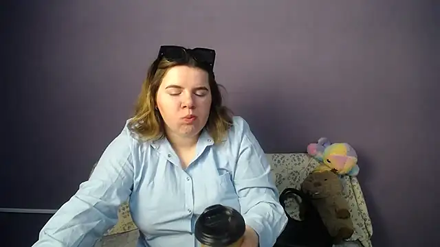 Snapshot of so_shy chatting on 31, 5, 2026 so shy online show from 31, 5, 2026