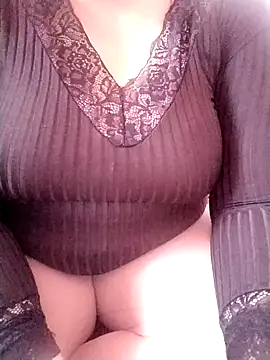 Snapshot of carmelasexy chatting on 8, 11, 2025 carmelasexy online show from 8, 11, 2025