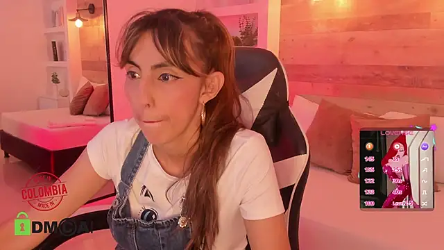 Snapshot of candy_summer28 chatting on 16, 7, 2026 candy summer28 online show from 16, 7, 2026
