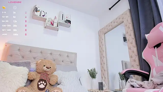 Snapshot of lorennahernandez01 chatting on 16, 11, 2025 lorennahernandez01 online show from 16, 11, 2025