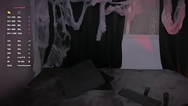 Snapshot of AramJoness chatting on 6, 10, 2025 AramJoness online show from 6, 10, 2025