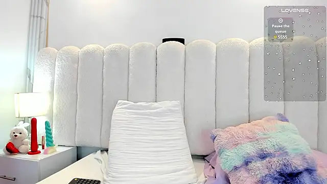 Mia rom11 online show from 28, 2, 2025