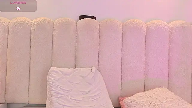 Mia rom11 online show from 12, 9, 2025