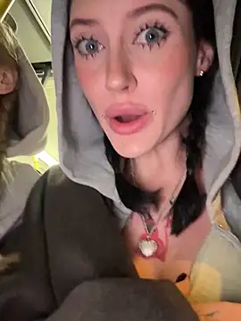 Melissa crazy online show from 25, 10, 2025