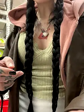 Melissa crazy online show from 12, 11, 2025