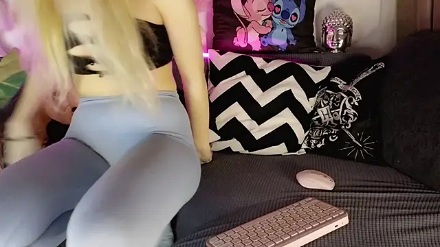 Snapshot of nicollewetpussy chatting on 13, 2, 2025 nicollewetpussy online show from 13, 2, 2025