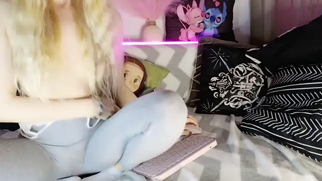 Snapshot of nicollewetpussy chatting on 21, 2, 2025 nicollewetpussy online show from 21, 2, 2025