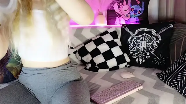 Snapshot of nicollewetpussy chatting on 26, 2, 2025 nicollewetpussy online show from 26, 2, 2025