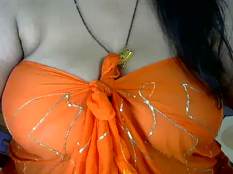 Snapshot of dramebaz_queen chatting on 13, 11, 2025 dramebaz queen online show from 13, 11, 2025