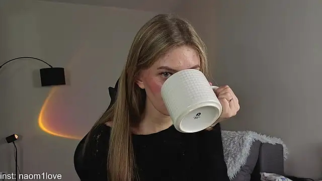 Naomi Girly online show from 16, 9, 2025