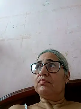 Snapshot of _candi chatting on 11, 11, 2025 candi online show from 11, 11, 2025