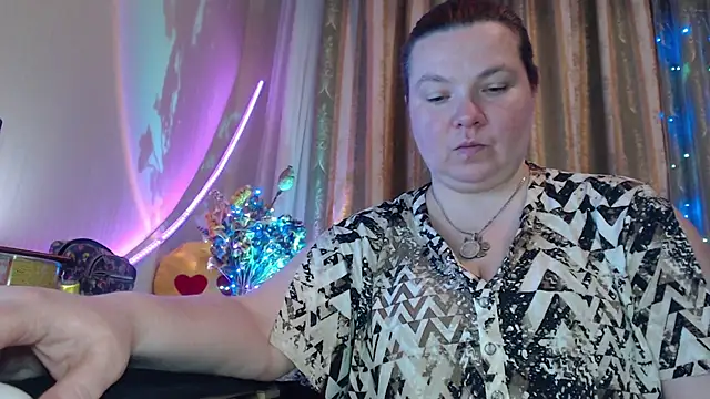 amorelara online show from 24, 6, 2026
