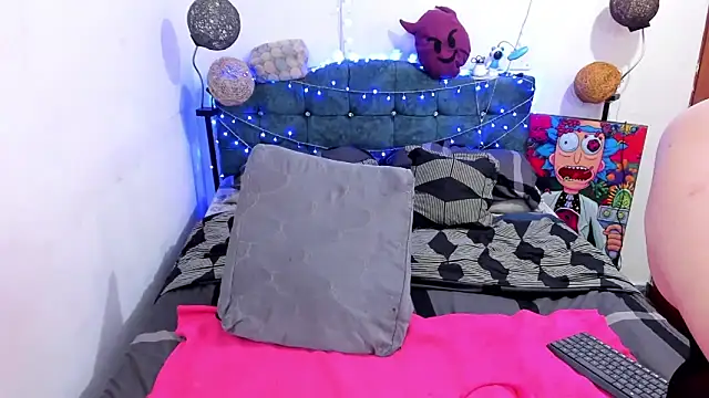 Snapshot of goldenbubble__ chatting on 11, 3, 2025 goldenbubble online show from 11, 3, 2025