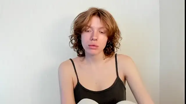 StellaDavis online show from 9, 9, 2025