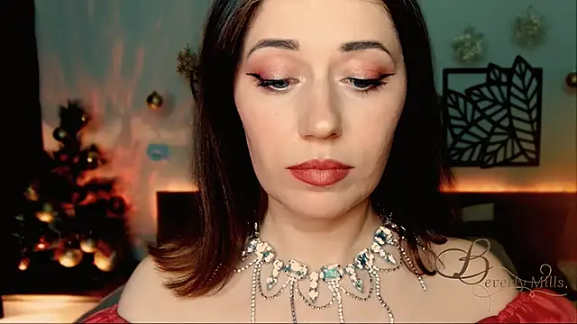 MissBeverlyMills online show from 25, 12, 2024