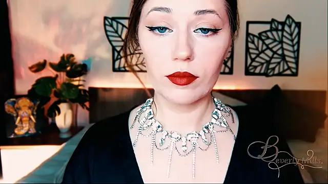 MissBeverlyMills online show from 1, 3, 2025