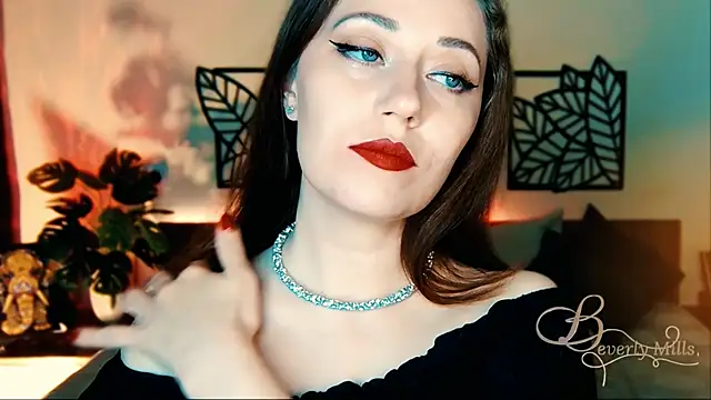 MissBeverlyMills online show from 22, 3, 2025