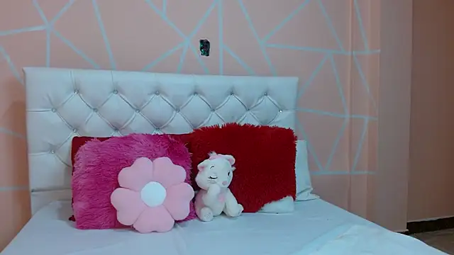 Snapshot of hantonella_ chatting on 13, 9, 2025 hantonella online show from 13, 9, 2025