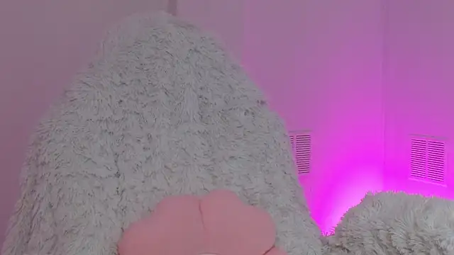 Snapshot of hantonella_ chatting on 8, 11, 2025 hantonella online show from 8, 11, 2025