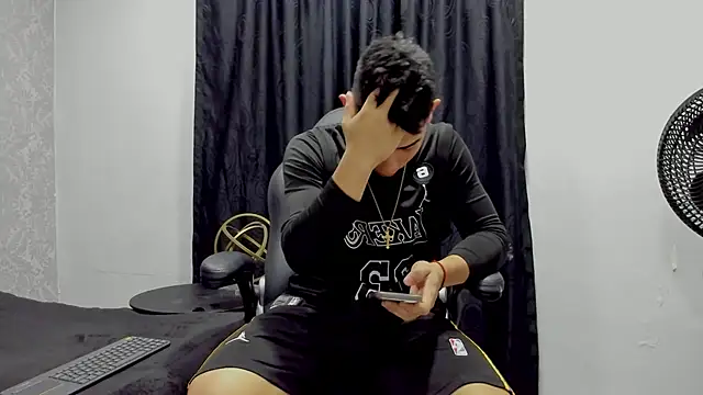 andrew rose  online show from 26, 12, 2024