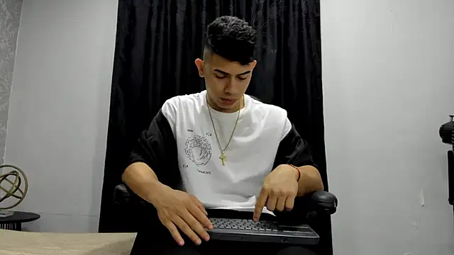 andrew rose  online show from 15, 1, 2025