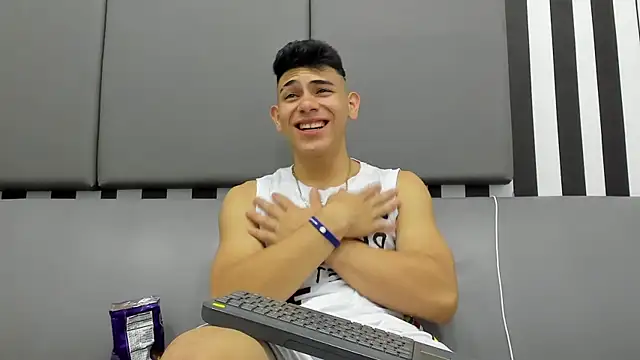 andrew rose  online show from 4, 2, 2025