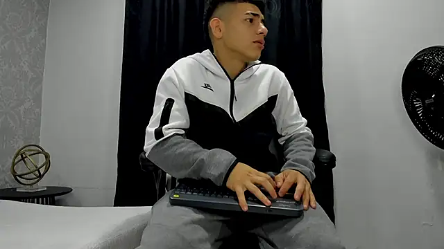 andrew rose  online show from 13, 2, 2025