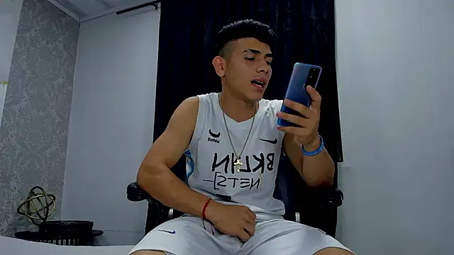 andrew rose  online show from 5, 3, 2025