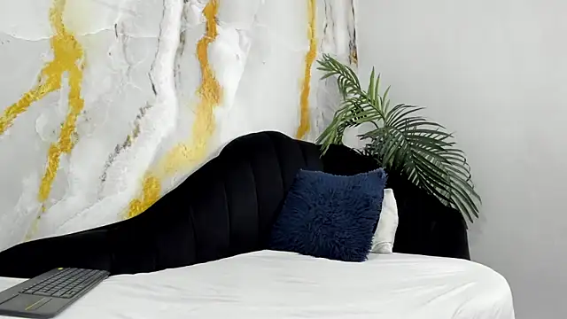 andrew rose  online show from 30, 9, 2025