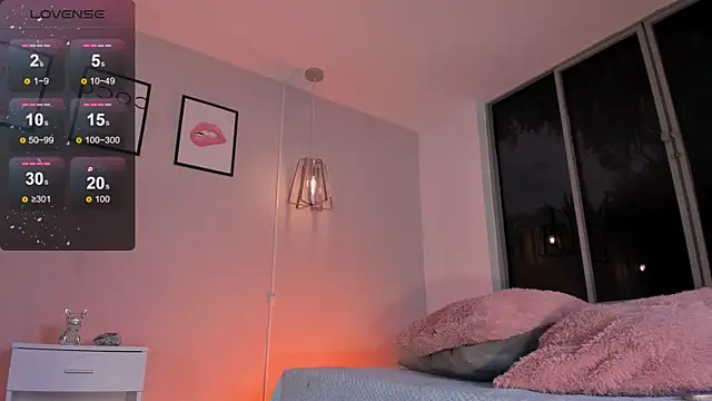 Megan-holly online show from 2, 2, 2025