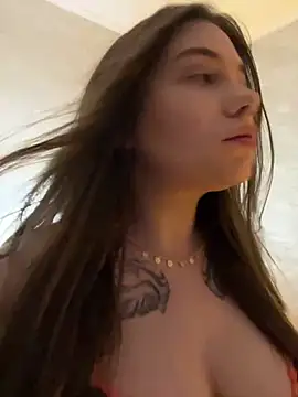 Vikki toriya online show from 5, 3, 2025